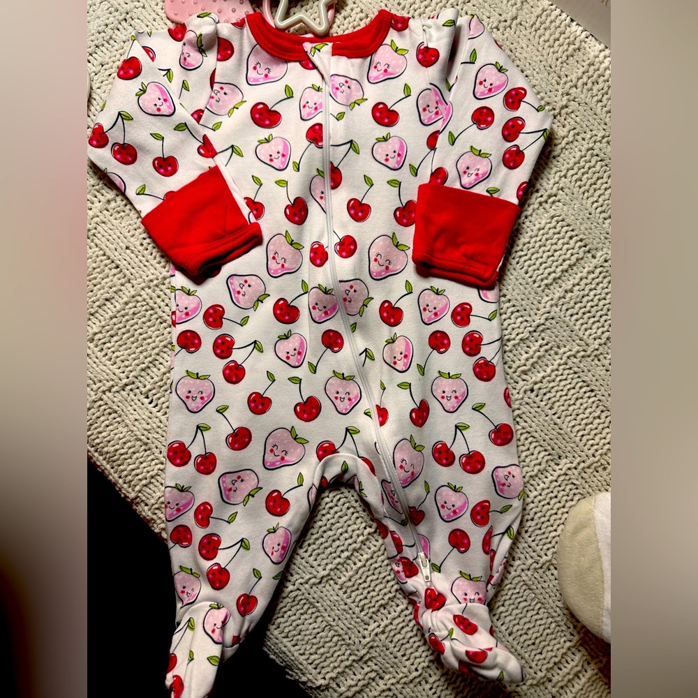 Wonder Nation Strawberry and Cherry Footie